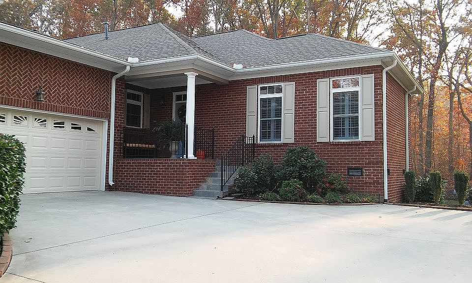 1st image of 2465 Mountain Dr