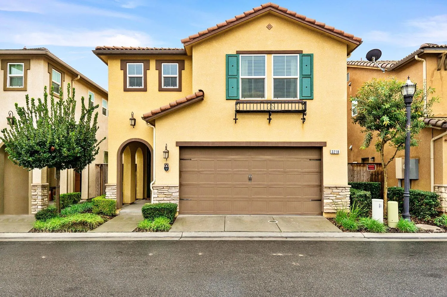 3219 W Reflections Dr photo 1