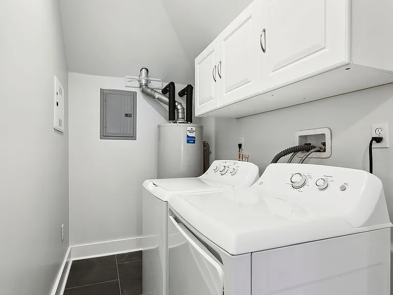 Must See, Experience Modern Luxury in a Beautifully Restored Historic Gem- 2 Bd /2 Ba — Photo 24