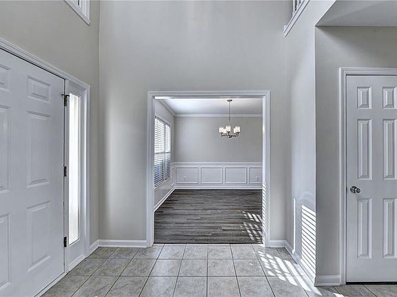 3rd image of 3460 Maple Terrace Dr
