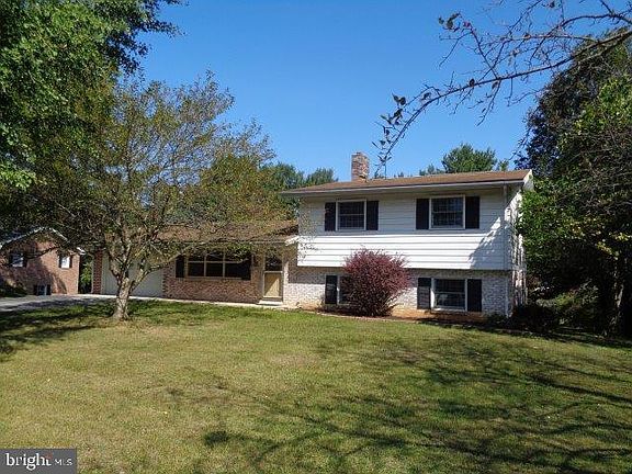 3rd image of 701 Noble Blvd