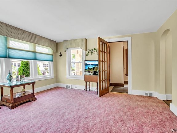 2nd image of 104 Wabash Ave