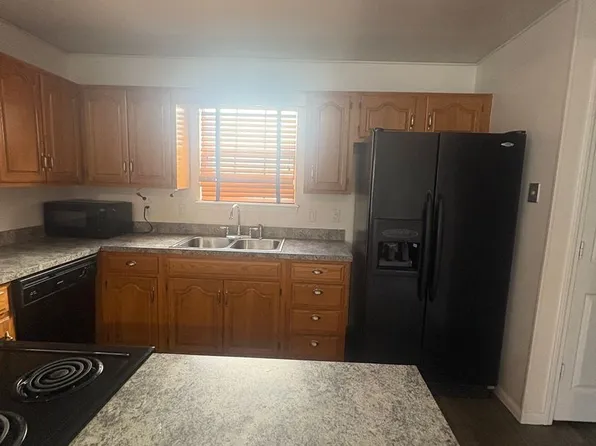 Baystone Town Homes, 1338 E 58th St #1346, Tulsa, OK 74105