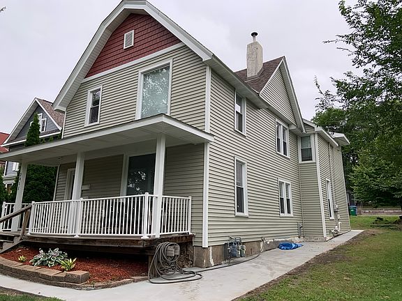 4th image of 2411 Buchanan St NE #1