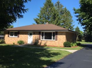 241 Summerset Dr S, Racine, WI 53406