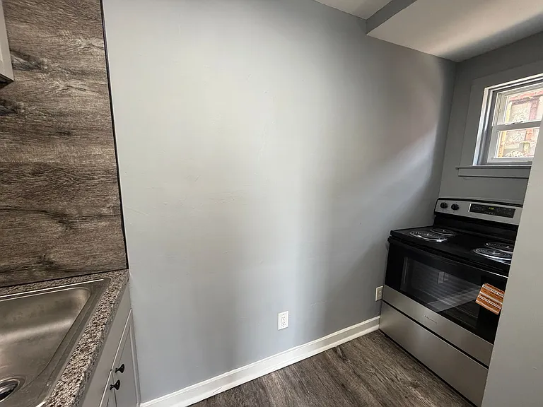 1119 Johnston St — Photo 4