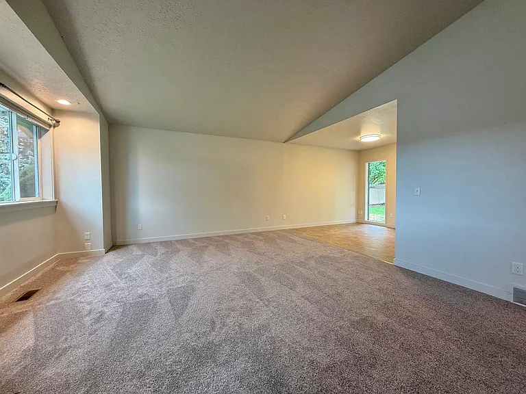 1510 S Progress Rd — Photo 4