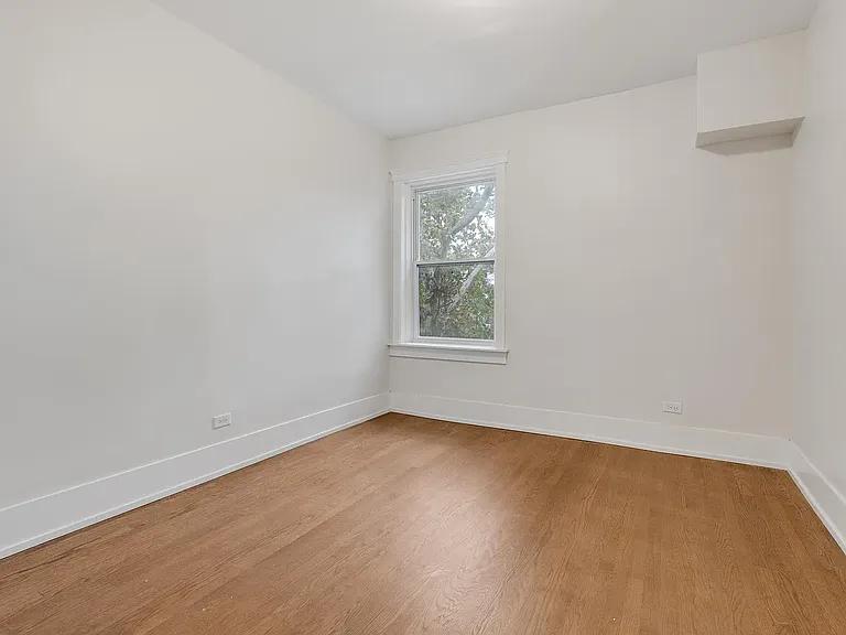 6041 S Saint Lawrence Ave #2N — Photo 3