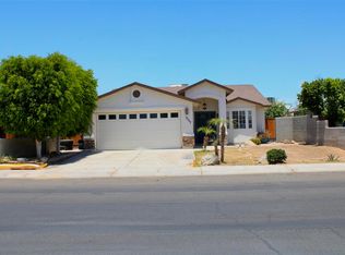 2042 E Julian St, San Luis, AZ 85336