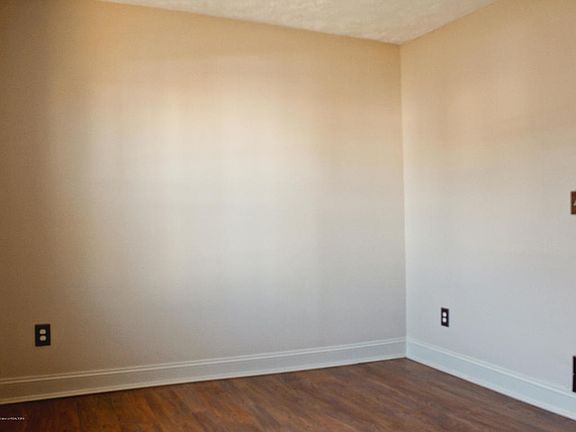 5th image of 410 Paris Ave