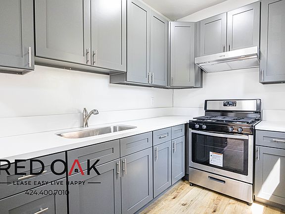 3rd image of 970 S Gramercy Pl #306