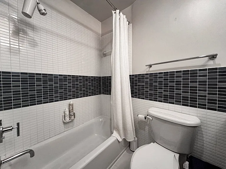 919 Florida Ave NW #404 — Photo 18