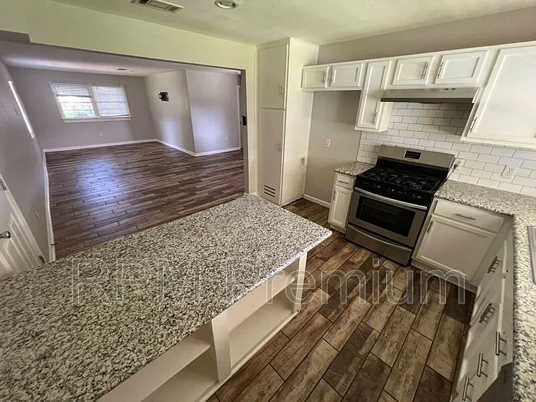 3337 Coolidge St — Photo 9