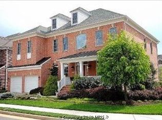 8255 Trailwood Ct, Vienna, VA 22182