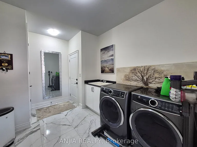 50 Meadow Vista Cres #UPPER — Photo 29