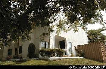 1st image of 2221 Saunders Dr