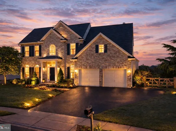 224 Creek Walk Dr, Walkersville, MD 21793