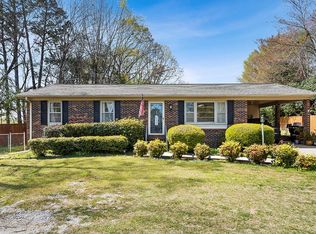 1229 Woodlawn Rd, Greenwood, SC 29646