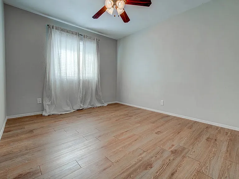 13113 Rochester Ln — Photo 19