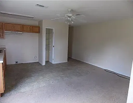 3 bed, 1300 sqft, $1,600 — Photo 2