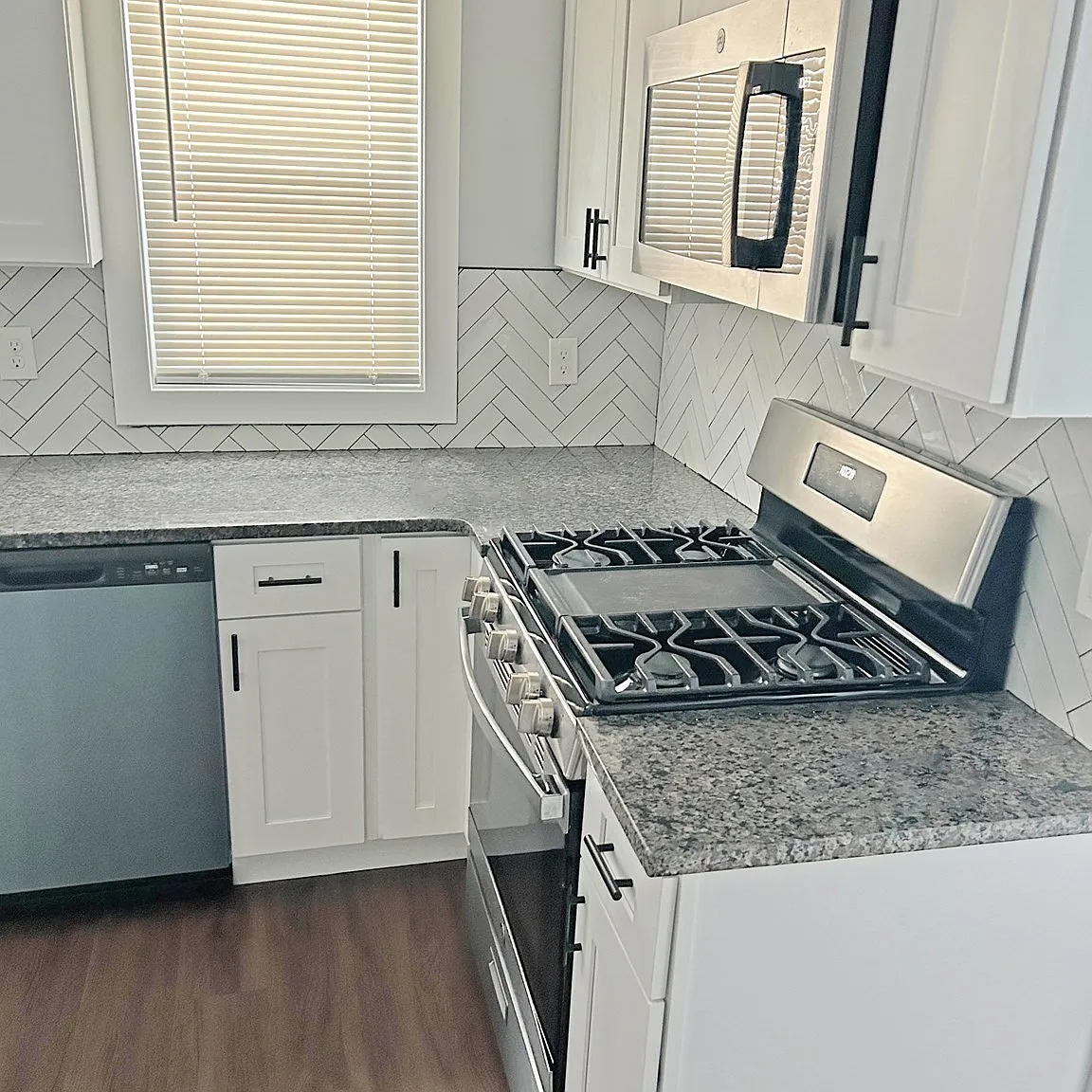 2 bed, $1,900 — Photo 4