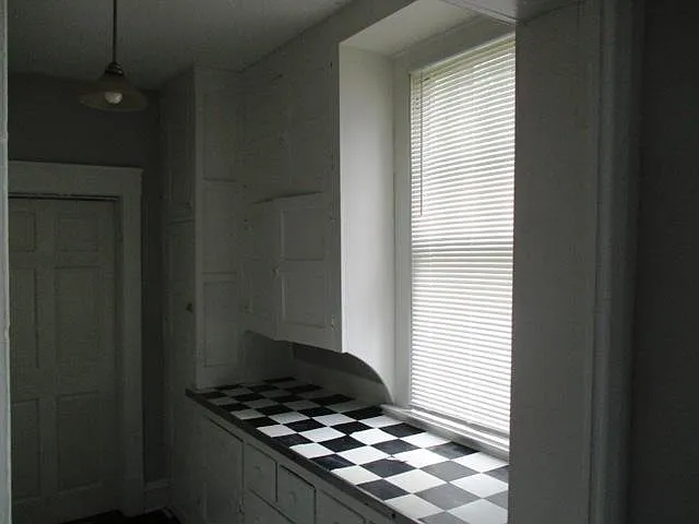 2 bed, $895 — Photo 4