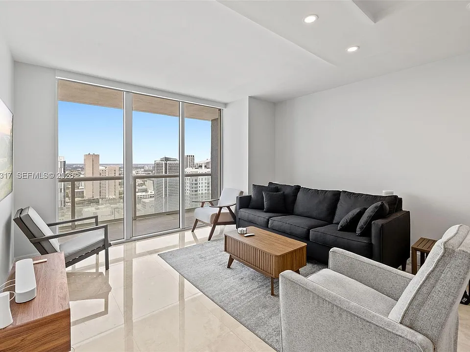 50 Biscayne Blvd #4405
