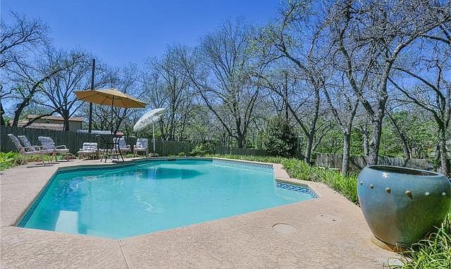 1st image of 3408 Roanoke Dr