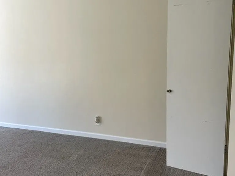 3930 Neptune Ave — Photo 13