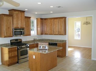4217 Summit Pl, Alexandria, VA 22312
