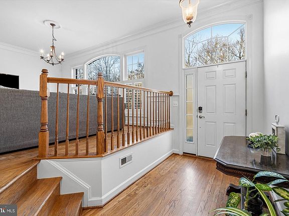 2nd image of 3818 Elmwood Towne Way