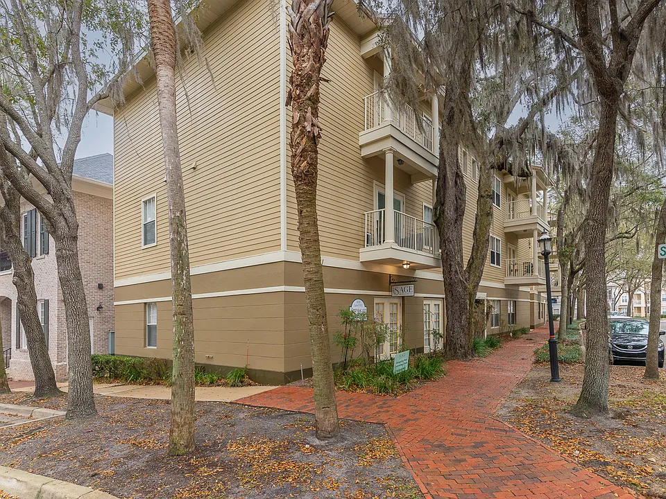 4850 SW 91st Ter #301