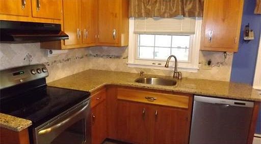 5th image of 63 Duxbury Dr