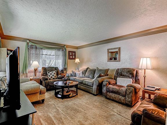 5th image of 206 Park Grove Ave