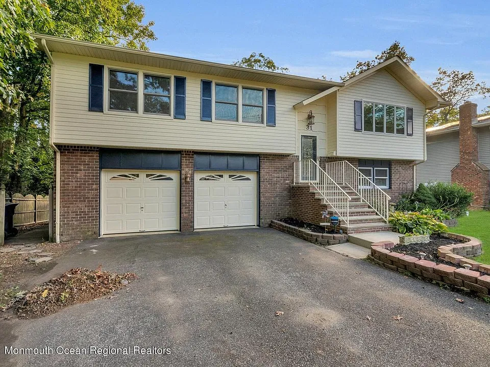 31 Grand Ave