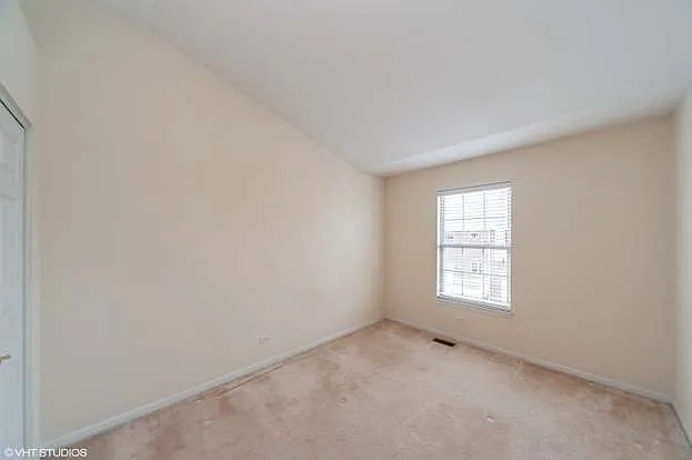 593 Prestwick Ln — Photo 32