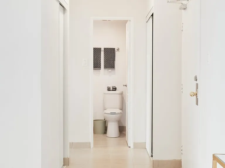 53 Warrender Ave #1 BD — Photo 6