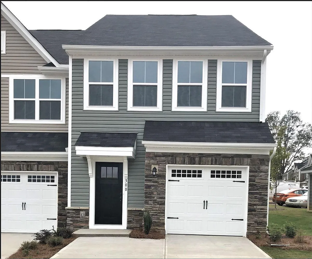 300 Hunt Glenn Ct — Photo 1