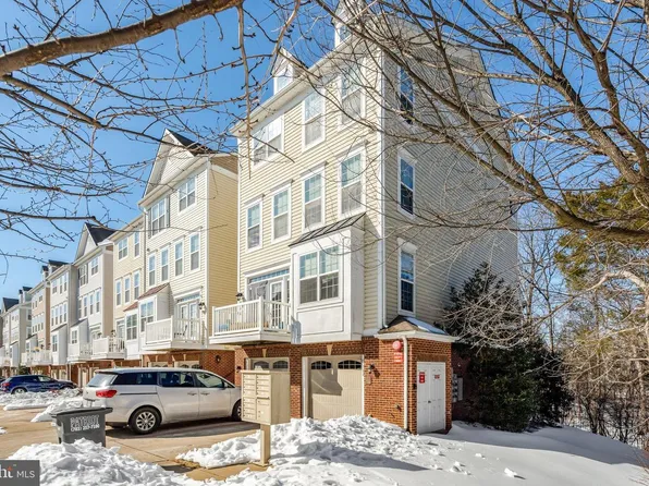 45768 Winding Branch Ter, Sterling, VA 20166