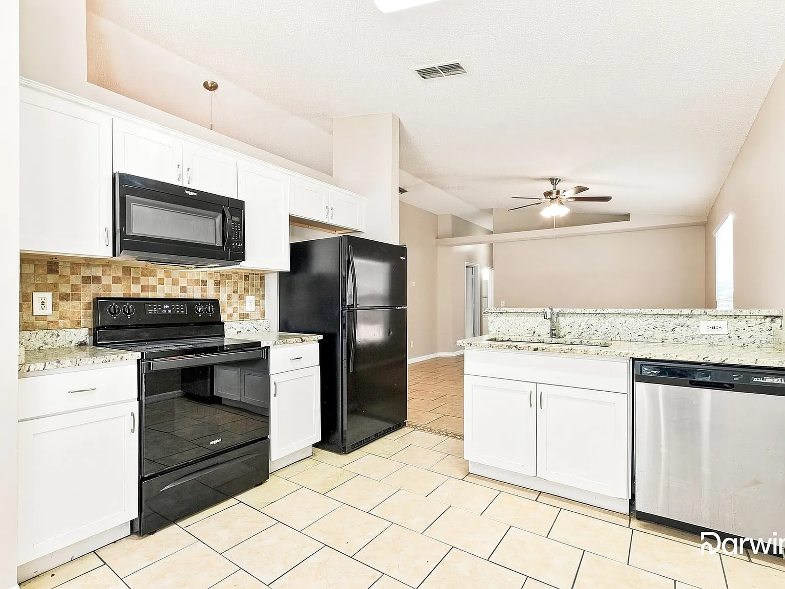 3 bed, 2.0 bath, 1097 sqft, $1,825 — Photo 2