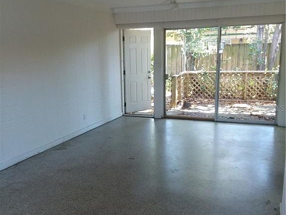 4th image of 113 NE Madison Cir N APT 1