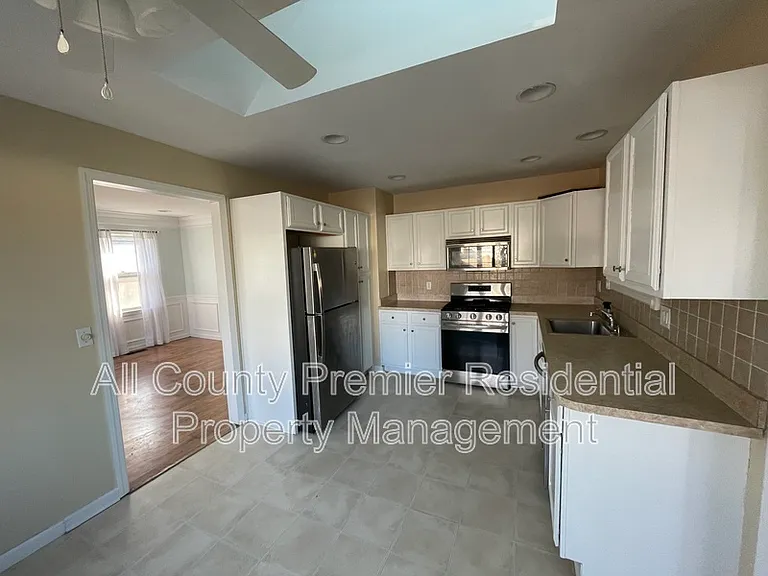 3138 Powhatan Ave — Photo 3