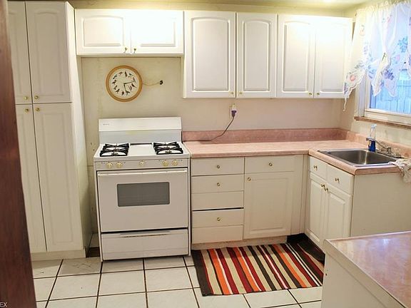 4th image of 6717 Fir Ave