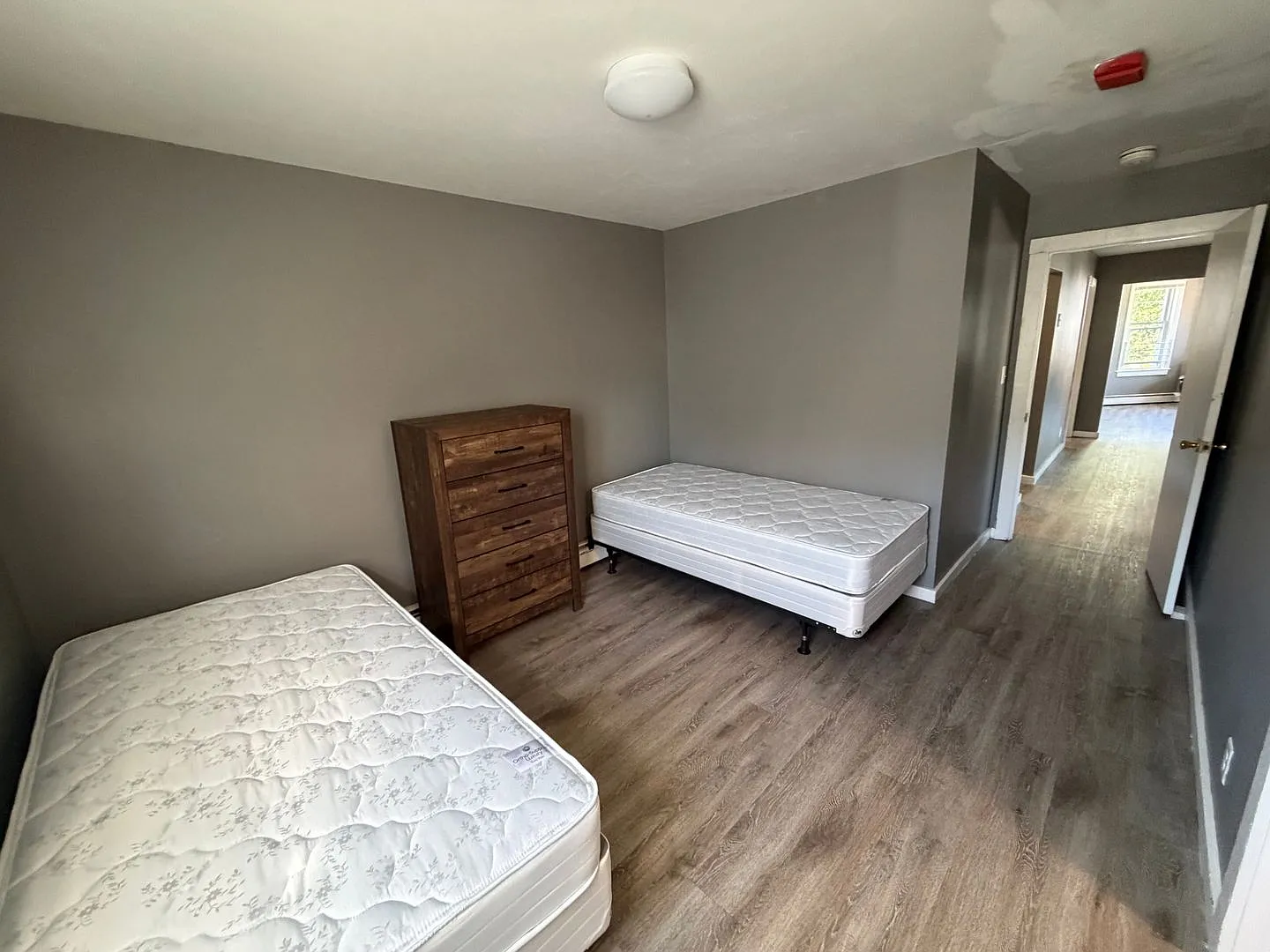 9-15 Riverview Place — Photo 1