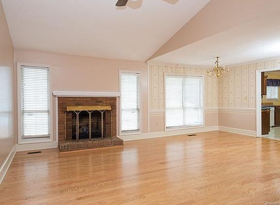 3rd image of 323 Mulberry Village Ln