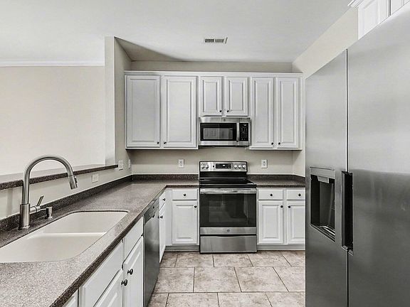4th image of 2707 Sunny Corners Ct