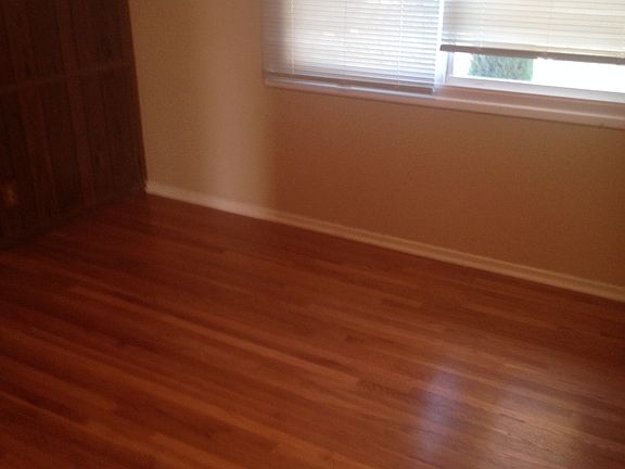 5th image of 10811 Bogardus Ave