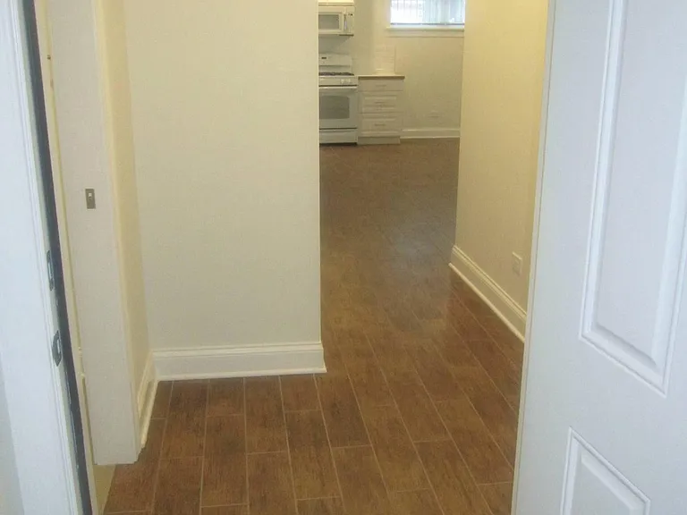 245 W Willow St — Photo 5