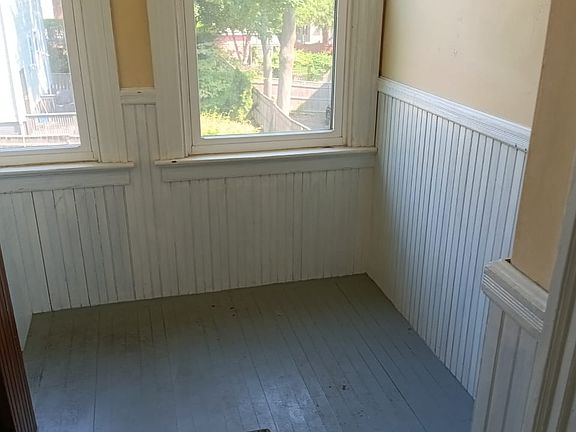 2nd image of 362 Lloyd Ave Floor 2