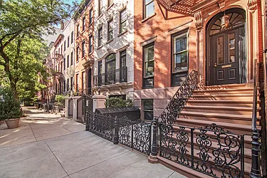 113 West 15th Street in Chelsea